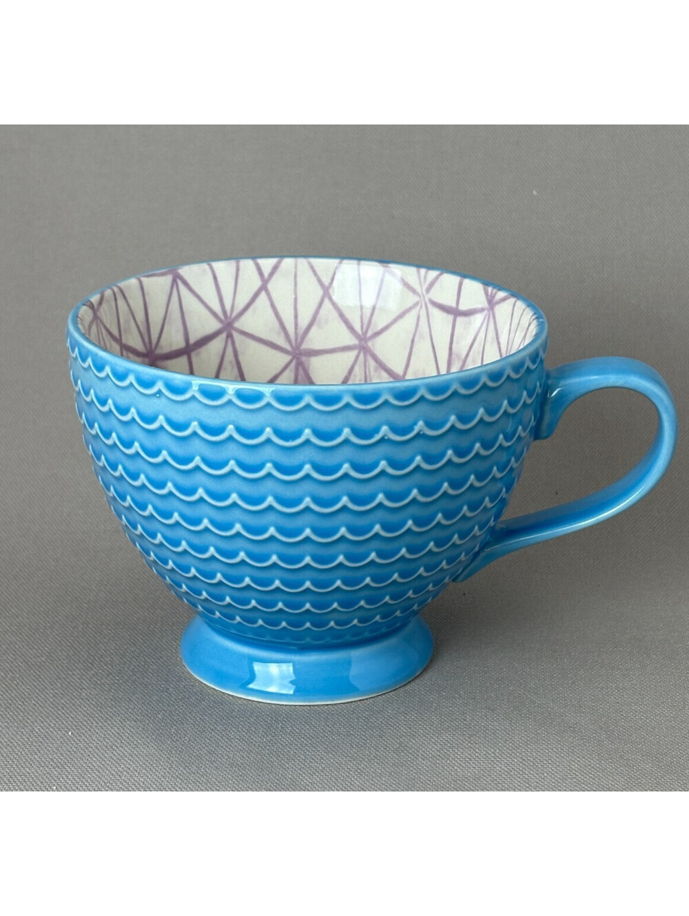 Signature Housewares Mug Blue Scallop Wave Embossed Purple Geometric Large Cup